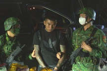 Vây bắt kẻ vận chuyển lượng lớn ma túy, mang theo súng đã lên nòng
