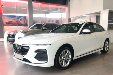 Khách mua xe xăng VinFast gặp khó khi vay ngân hàng