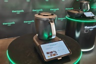 Thị trường gia dụng xuất hiện robot nấu ăn thông minh