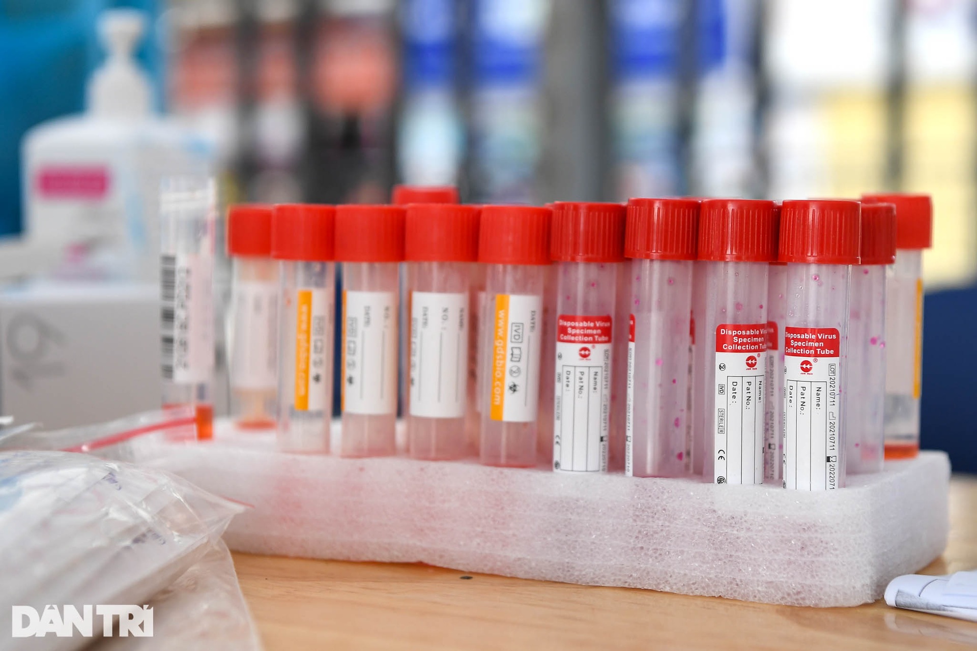 19.000 cư dân chung cư HH Linh Đàm xếp hàng chờ xét nghiệm Covid-19 - 13 19.000 cư dân chung cư HH Linh Đàm xếp hàng chờ xét nghiệm Covid-19 - 13