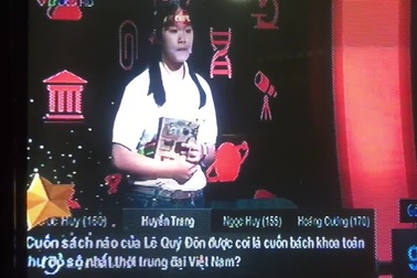 Nữ sinh trường chuyên KHTN suýt làm nên bất ngờ ở cuộc thi Tháng Olympia