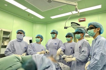 Ra máu vùng kín, người phụ nữ phát hiện cùng lúc mắc hai bệnh ung thư