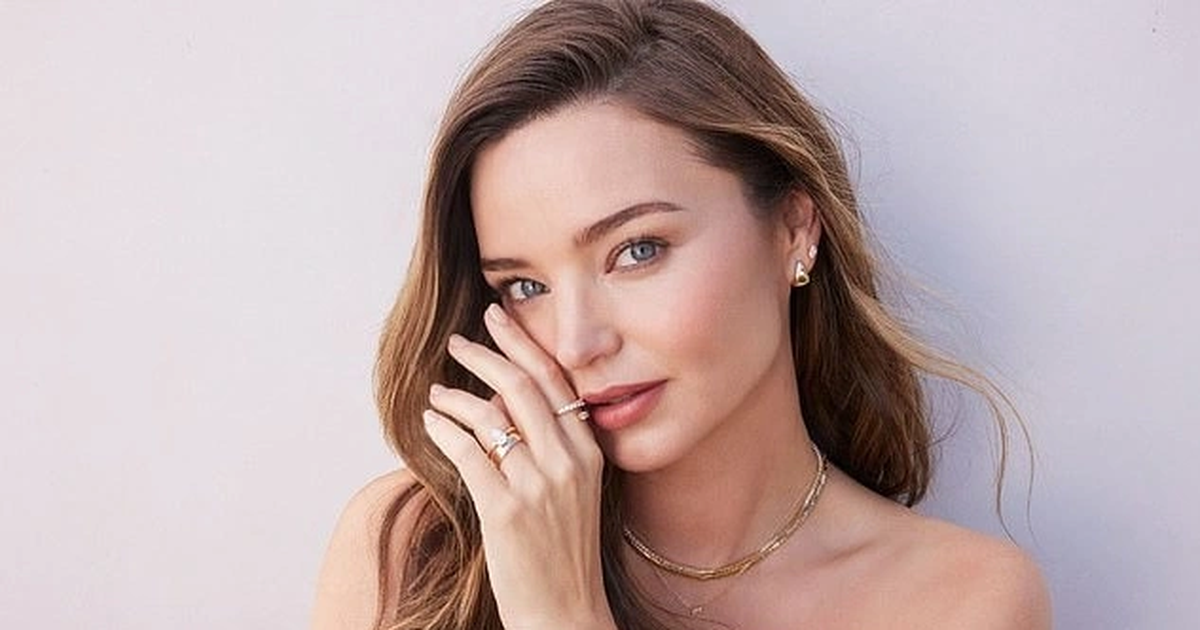 Miranda Kerr sinh 4 con vẫn trẻ đẹp và hạnh phúc bên chồng trẻ tỷ phú