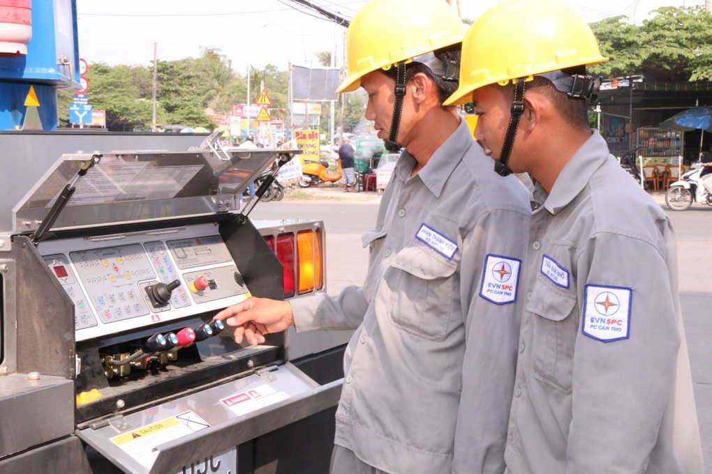 EVNSPC chuyển đổi số để tăng chất lượng phục vụ khách hàng sử dụng điện - 4 EVNSPC chuyển đổi số để tăng chất lượng phục vụ khách hàng sử dụng điện - 4