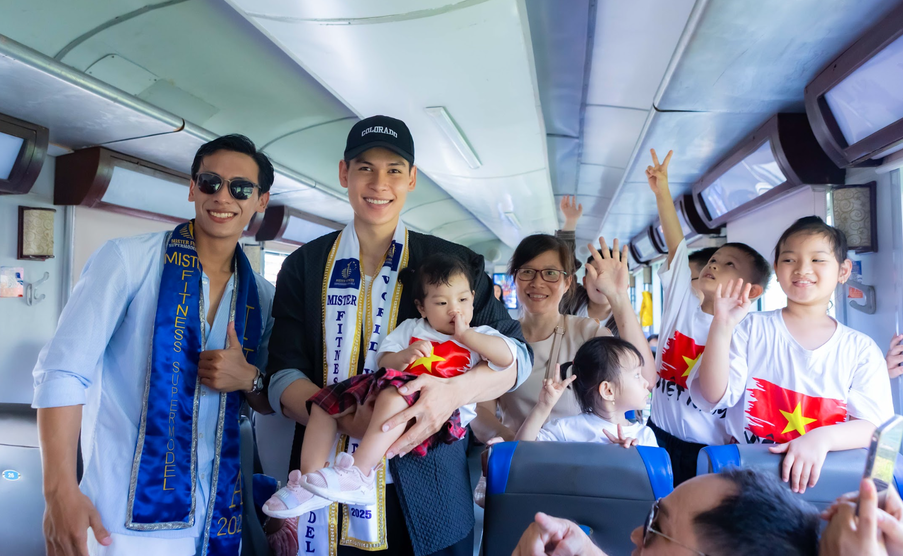 Top 36 siêu mẫu thể hình thế giới tham quan thành phố biển Quy Nhơn - 3 Top 36 siêu mẫu thể hình thế giới tham quan thành phố biển Quy Nhơn - 3