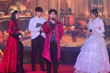 Giám đốc Sở cùng hiệu trưởng, hiệu phó đi học hỏi, học trò diễn Shakespeare