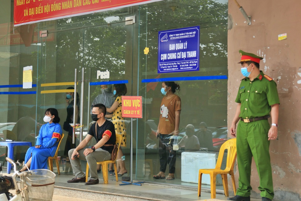 Hà Nội phong tỏa tòa nhà chung cư Đại Thanh - 1 Hà Nội phong tỏa tòa nhà chung cư Đại Thanh - 1