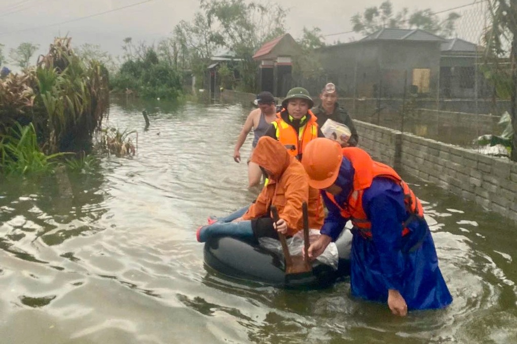 Hà Tĩnh tiếp tục mưa lớn, hồ Kẻ Gỗ tăng lưu lượng xả tràn - 2 Hà Tĩnh tiếp tục mưa lớn, hồ Kẻ Gỗ tăng lưu lượng xả tràn - 2