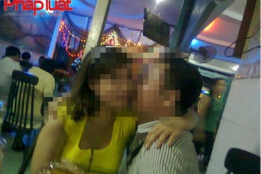 Gái làng chơi giả bà chủ moi tiền đại gia