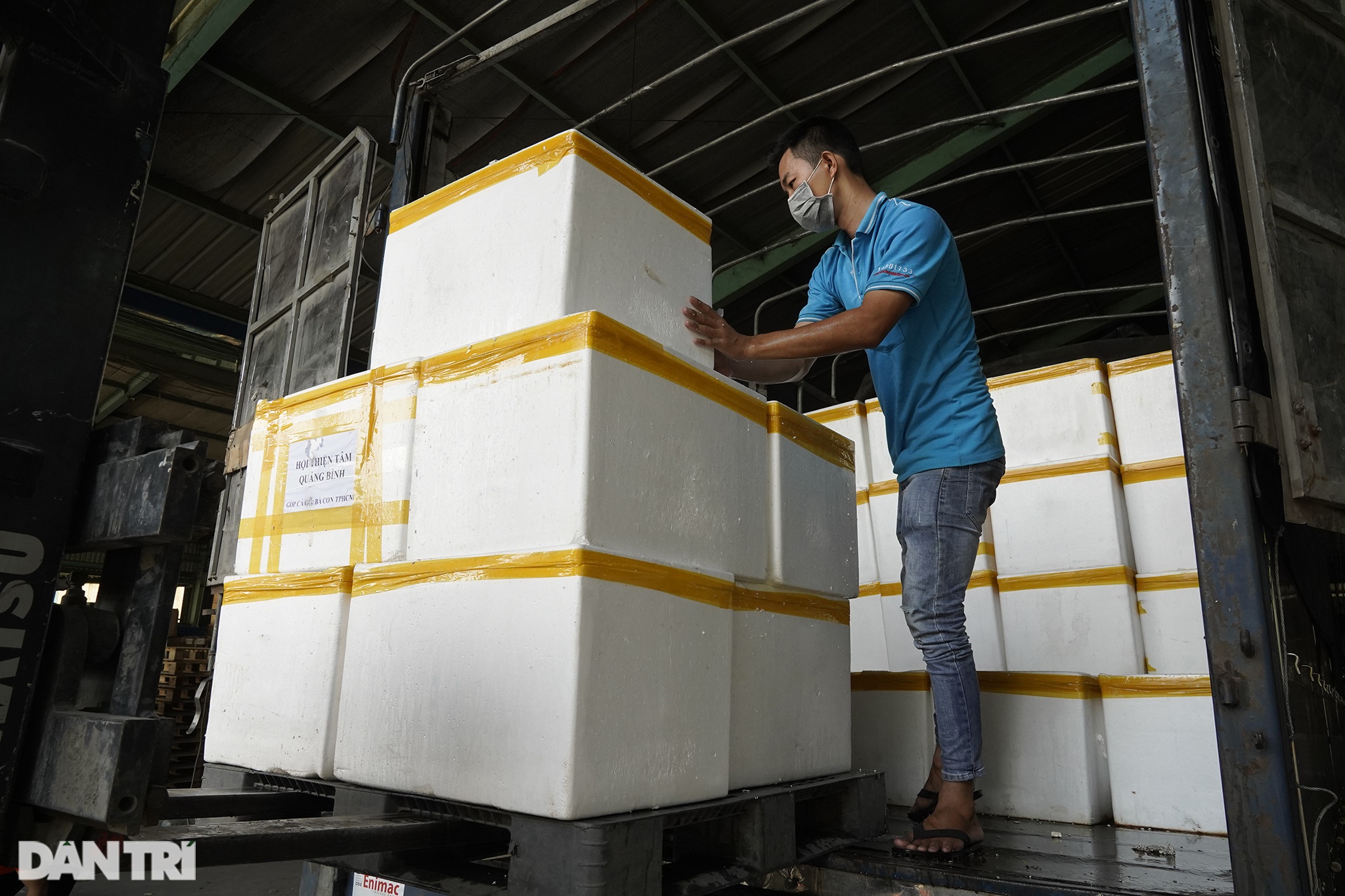 Người dân Quảng Bình góp hàng tấn cá tôm gửi các bếp ăn chống dịch ở TPHCMM - 7 Người dân Quảng Bình góp hàng tấn cá tôm gửi các bếp ăn chống dịch ở TPHCMM - 7