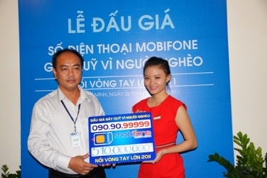 Thu hàng trăm triệu đồng cho người nghèo từ 2 số sim đẹp