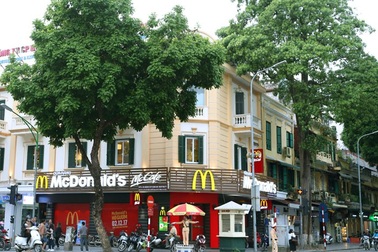 McDonald’s chính thức khai trương nhà hàng đầu tiên tại Hà Nội