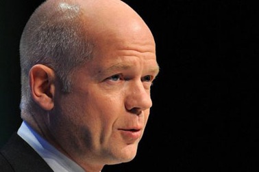 Ngoại trưởng Anh bất ngờ dính vòng lao lý