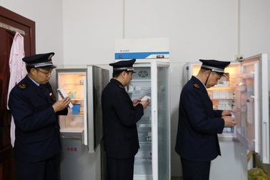 Vụ bê bối vắc xin “bẩn” rúng động Trung Quốc