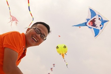 Trẻ nhỏ Sài thành thích thú với lễ hội diều ở Mũi Né