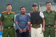 Bắt giữ đối tượng bị truy nã lẩn trốn trên tàu cá ở Côn Đảo