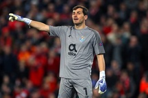 Iker Casillas nhập viện khẩn cấp do đau tim