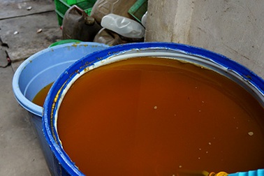 Sản xuất dầu ăn từ mỡ heo thối