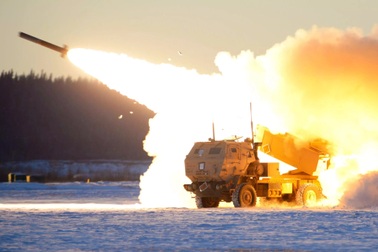 Ukraine dùng HIMARS tập kích lò luyện phi công UAV của Nga, 6 người chết