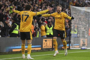 Hàng công quá tệ, Chelsea trắng tay trên sân Wolves