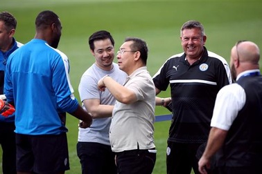Các ông chủ người Thái Lan sang tận Madrid cổ vũ Leicester