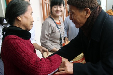 Những chiếc chăn ấm đến với đồng bào vùng cao