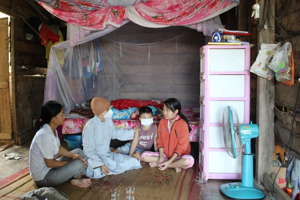 Bạn đọc giúp đỡ cán bộ Đoàn lúc nguy nan, cả nhà cảm động khóc rất nhiều - 1 Bạn đọc giúp đỡ cán bộ Đoàn lúc nguy nan, cả nhà cảm động khóc rất nhiều - 1
