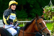 Nữ kỵ sĩ xinh đẹp bậc nhất xứ sở sương mù