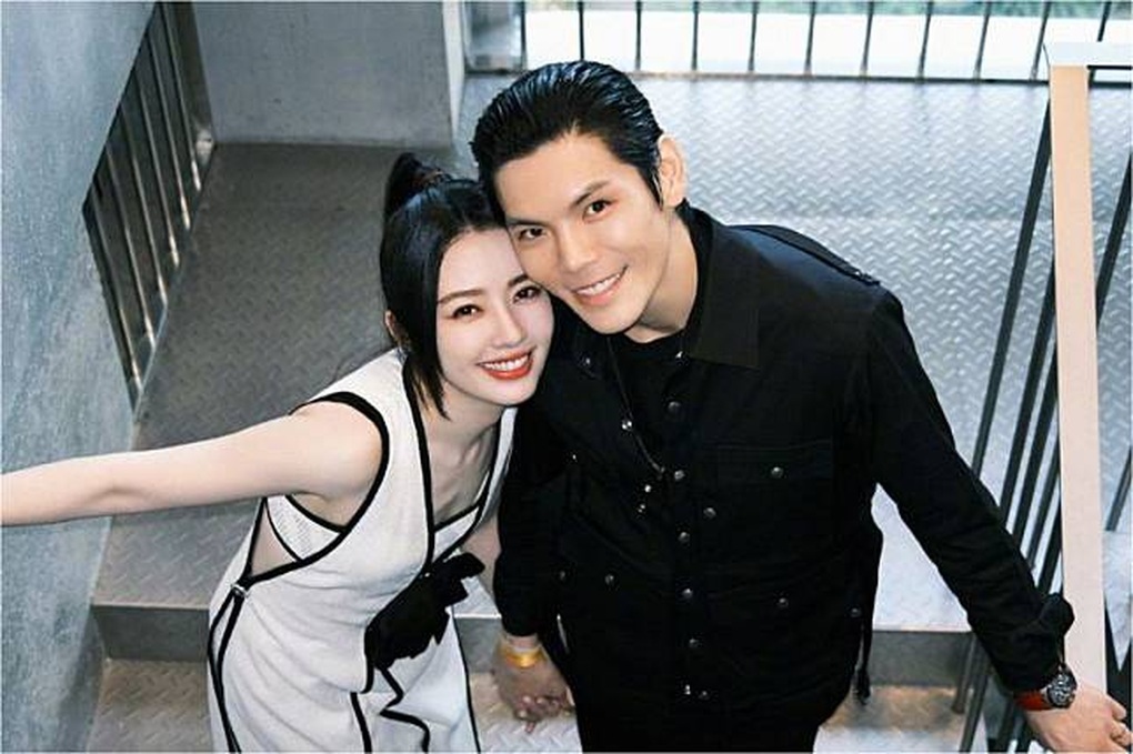 Con trai trùm giải trí nợ hàng tỷ đồng, tạo dáng như phụ nữ để hút dư luận - 3