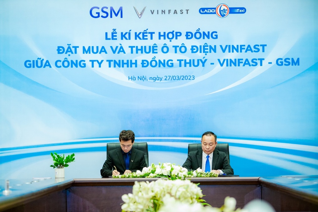 Lado Taxi thuê 500 ô tô điện Vinfast và mua bổ sung 40 xe VF e34 - 1 Lado Taxi thuê 500 ô tô điện Vinfast và mua bổ sung 40 xe VF e34 - 1