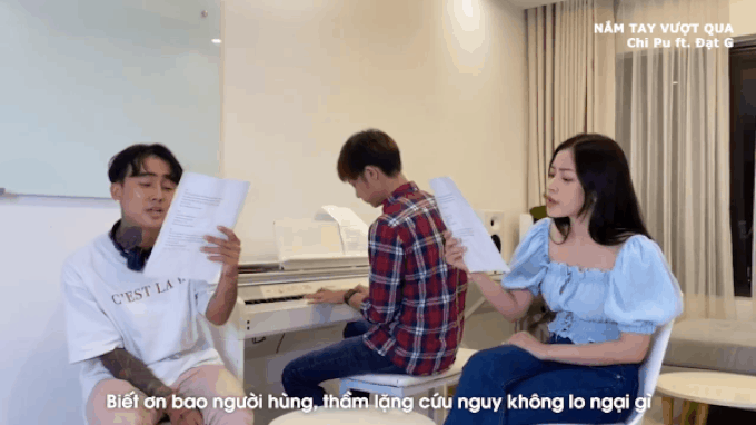 Chi Pu - Đạt G gây xúc động mạnh khi viết lại toàn bộ lyrics Anh Ơi Ở Lại để chia sẻ nỗi đau với đồng bào miền Trung - Ảnh 3. Chi Pu - Đạt G gây xúc động mạnh khi viết lại toàn bộ lyrics Anh Ơi Ở Lại để chia sẻ nỗi đau với đồng bào miền Trung - Ảnh 3.