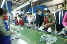 Đề nghị các cấp công đoàn tăng cường chống dịch corona