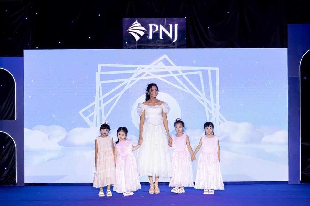 PNJ ចូលរួមពិព័រណ៍សមិទ្ធផលជាតិដើម្បីអបអរសាទរខួបលើកទី៨០នៃទិវាជាតិ - 4 PNJ tham gia Triển lãm thành tựu đất nước nhân kỷ niệm 80 năm Quốc khánh - 4