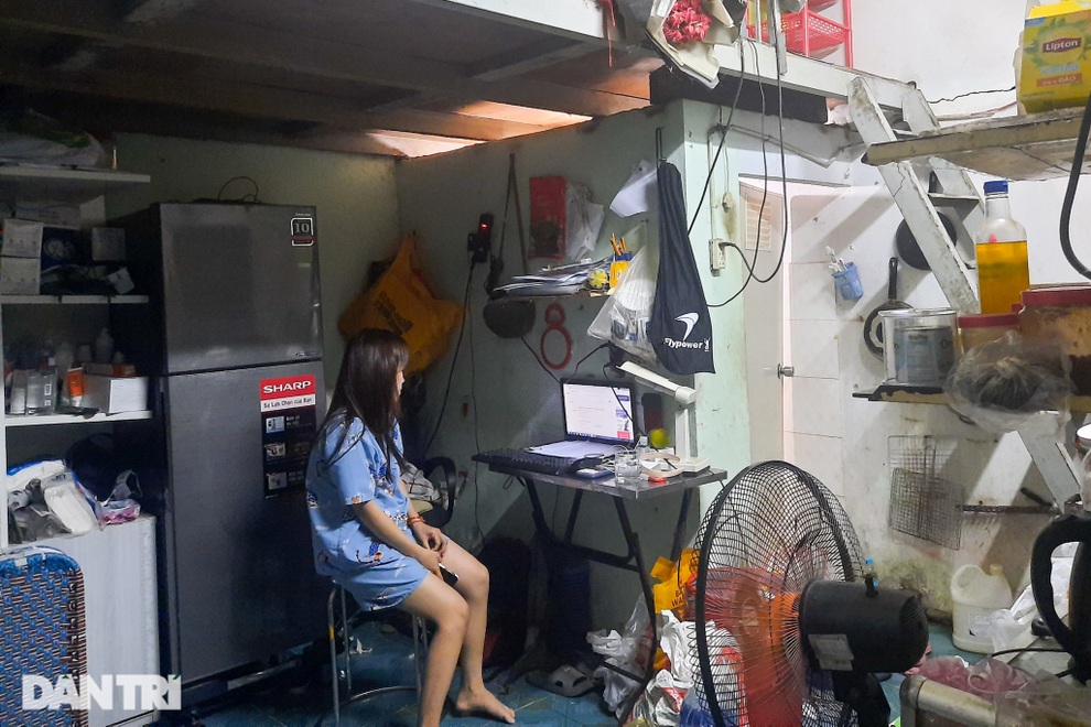 Bị nợ lương, nữ công nhân vay mượn khắp nơi để sống và phẫu thuật cho con - 5 Bị nợ lương, nữ công nhân vay mượn khắp nơi để sống và phẫu thuật cho con - 5