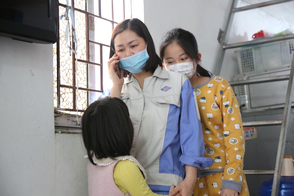 Công nhân đón Tết xa nhà với tâm tư nặng trĩu - 8 Công nhân đón Tết xa nhà với tâm tư nặng trĩu - 8