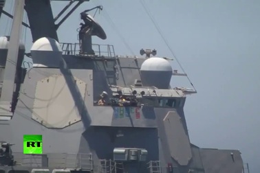 Tàu khu trục Mỹ “tiếp cận nguy hiểm” tàu Nga ở Đia Trung Hải