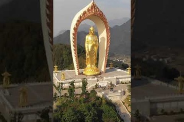 Tượng Phật dát vàng cao 48 m