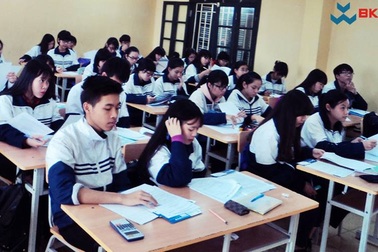 Hàng ngàn thí sinh tham dự kỳ thi học bổng của Học viện CNTT Bách Khoa (BKACAD)