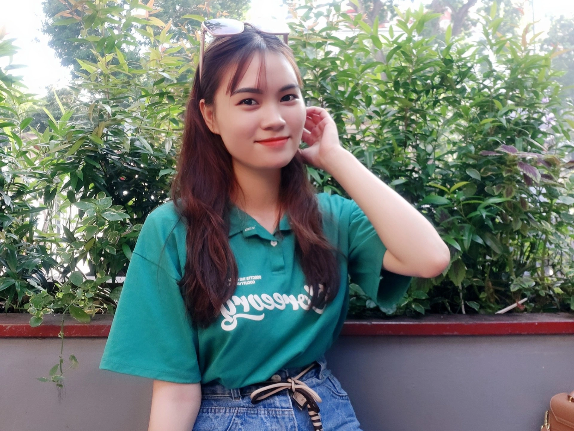 ក្មេងស្រីកំព្រាបោះបង់ការសិក្សាទៅធ្វើជាកម្មករ រៀន៣ខែក្លាយជាគ្រូបង្វឹកនៃសាកលវិទ្យាល័យពាណិជ្ជកម្ម - ១ Cô gái mồ côi bỏ học làm công nhân, ôn 3 tháng đỗ thủ khoa ĐH Thương mại - 1