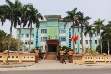 Thu giữ nhiều tài liệu quan trọng cùng số lượng lớn tiền mặt