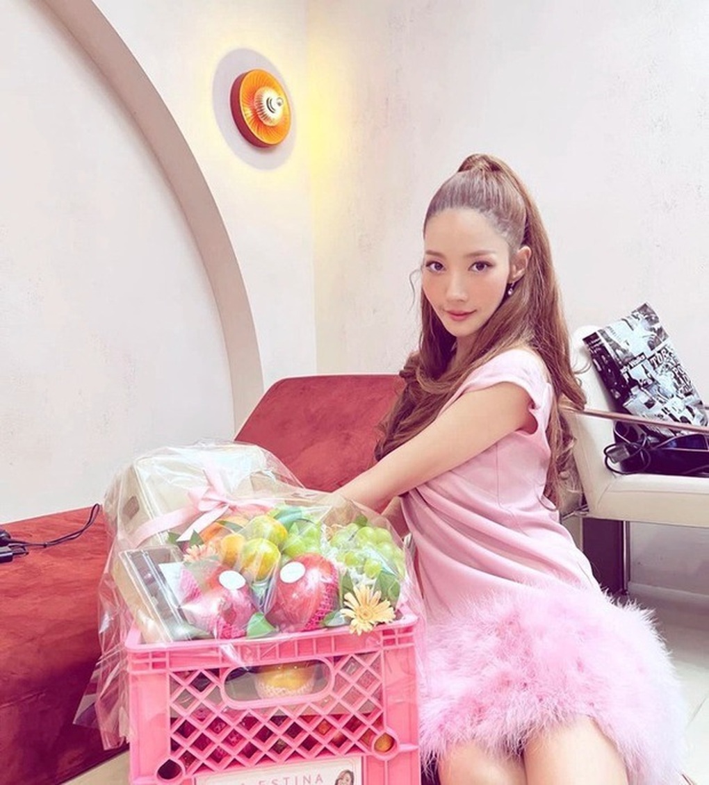 Nữ thần dao kéo Park Min Young lao đao vì bê bối của bạn trai cũ - 3 Nữ thần dao kéo Park Min Young lao đao vì bê bối của bạn trai cũ - 3