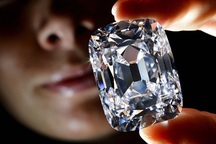 Giá kim cương lao dốc vì... Trung Quốc