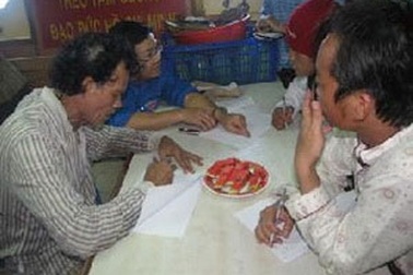 Cứu chín thủy thủ nước ngoài bị trôi dạt 