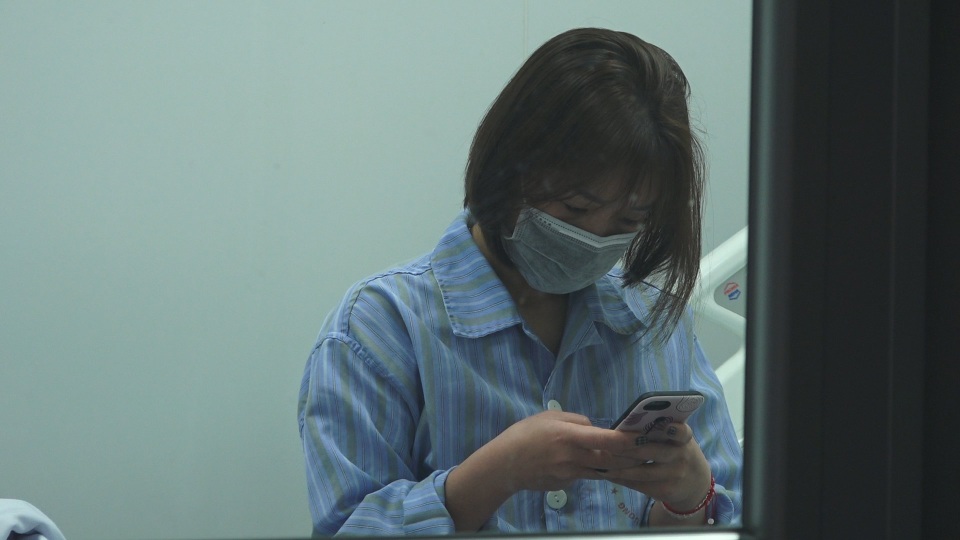 Cận cảnh khu vực cách ly đặc biệt 2 bệnh nhân nhiễm virus Corona ở Hà Nội - 2