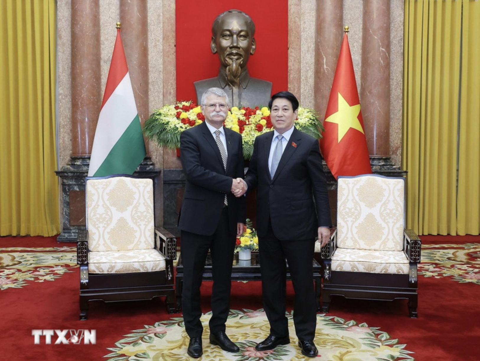 Việt Nam luôn coi trọng và mong muốn tăng cường hợp tác với Hungary - 1