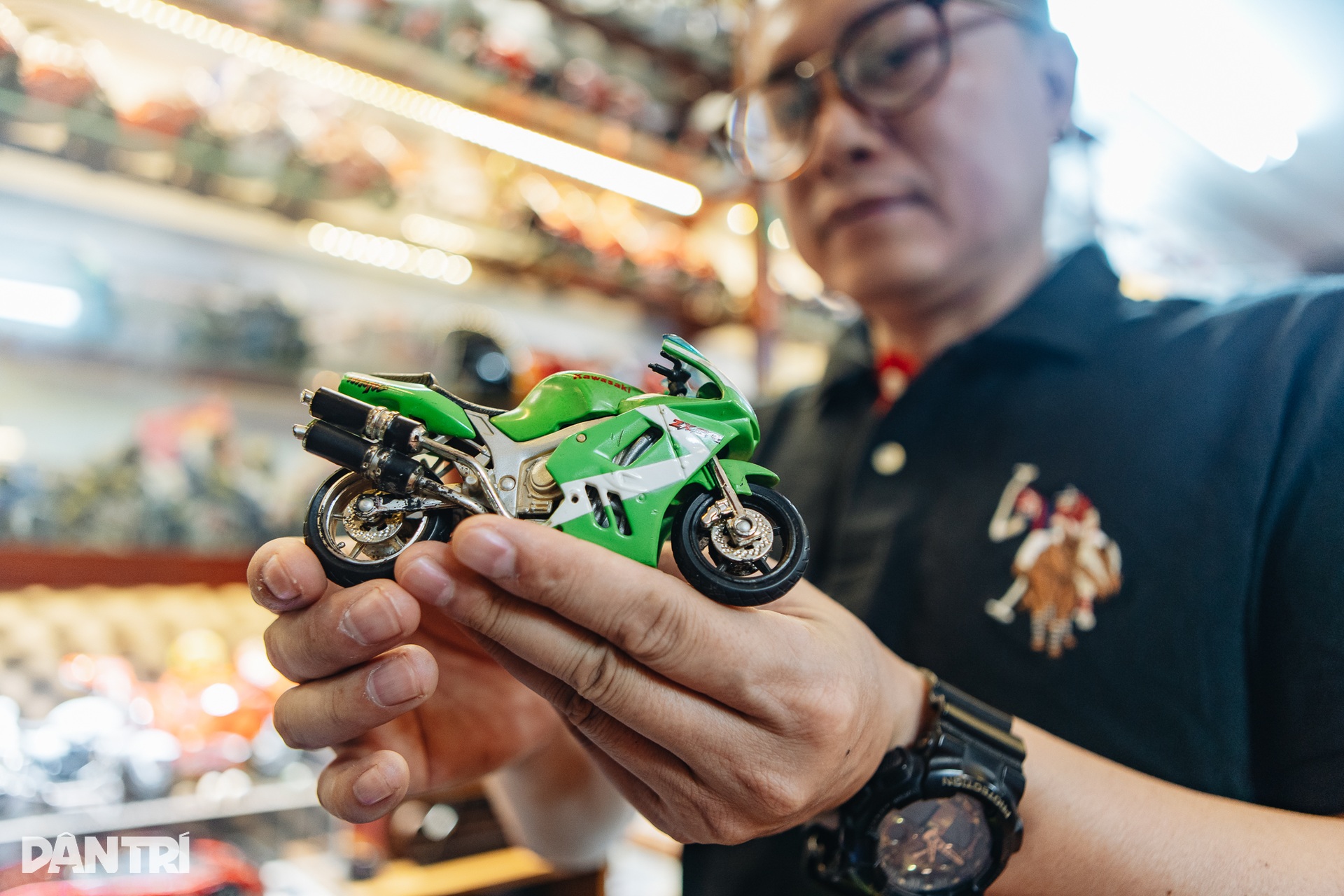 Người đàn ông Hà Nội chi hơn một tỷ đồng săn mô hình ô tô, xe máy - 2 Người đàn ông Hà Nội chi hơn một tỷ đồng săn mô hình ô tô, xe máy - 2