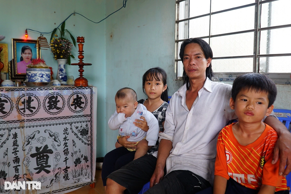 Thương 3 chị em mồ côi mẹ sống cùng cha nghèo khó, bệnh tật - 1 Thương 3 chị em mồ côi mẹ sống cùng cha nghèo khó, bệnh tật - 1