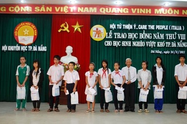 Đà Nẵng: Trao học bổng đến 85 học sinh có hoàn cảnh khó khăn