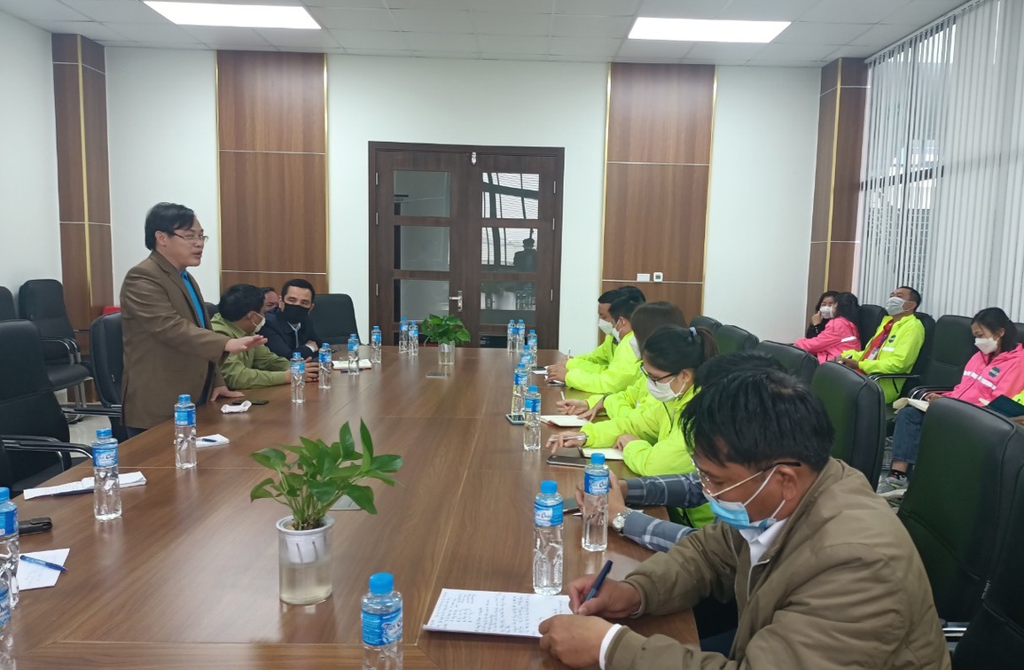 5.000 công nhân ngừng việc tập thể trong ngày làm việc đầu năm mới - 2 5.000 công nhân ngừng việc tập thể trong ngày làm việc đầu năm mới - 2