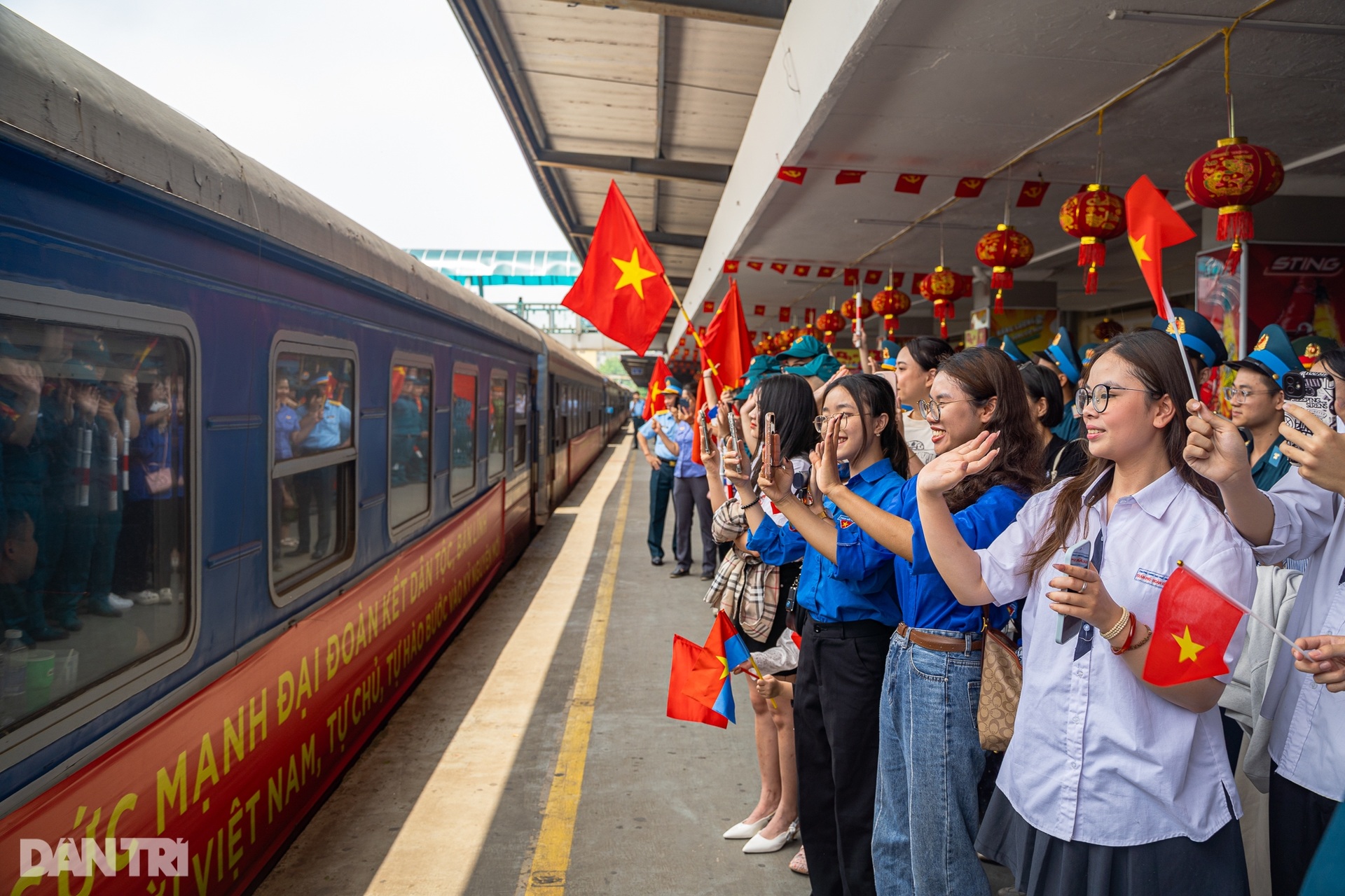 Rạng rỡ gương mặt chiến sĩ tham gia diễu binh, diễu hành trở về Thủ đô - 2 Rạng rỡ gương mặt chiến sĩ tham gia diễu binh, diễu hành trở về Thủ đô - 2